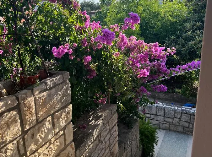 Paola Cozy Apartment *